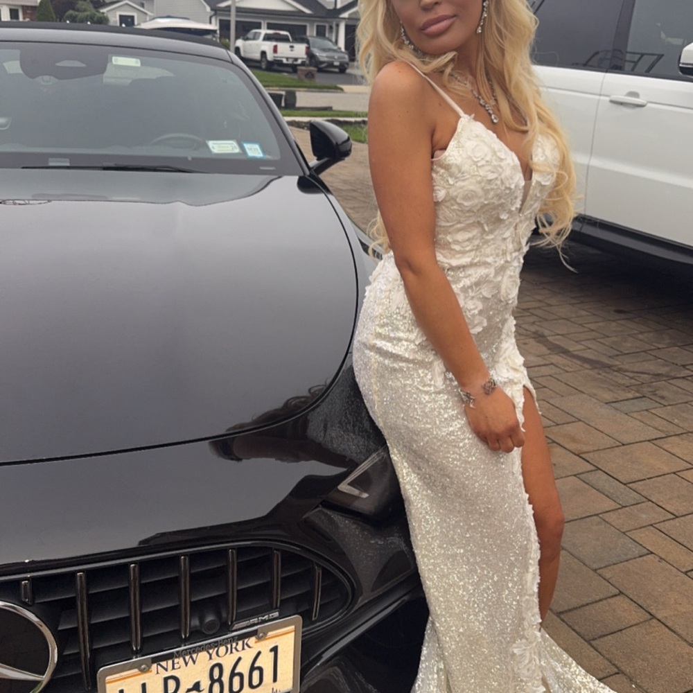 Elegant White Sequin Wedding Dress